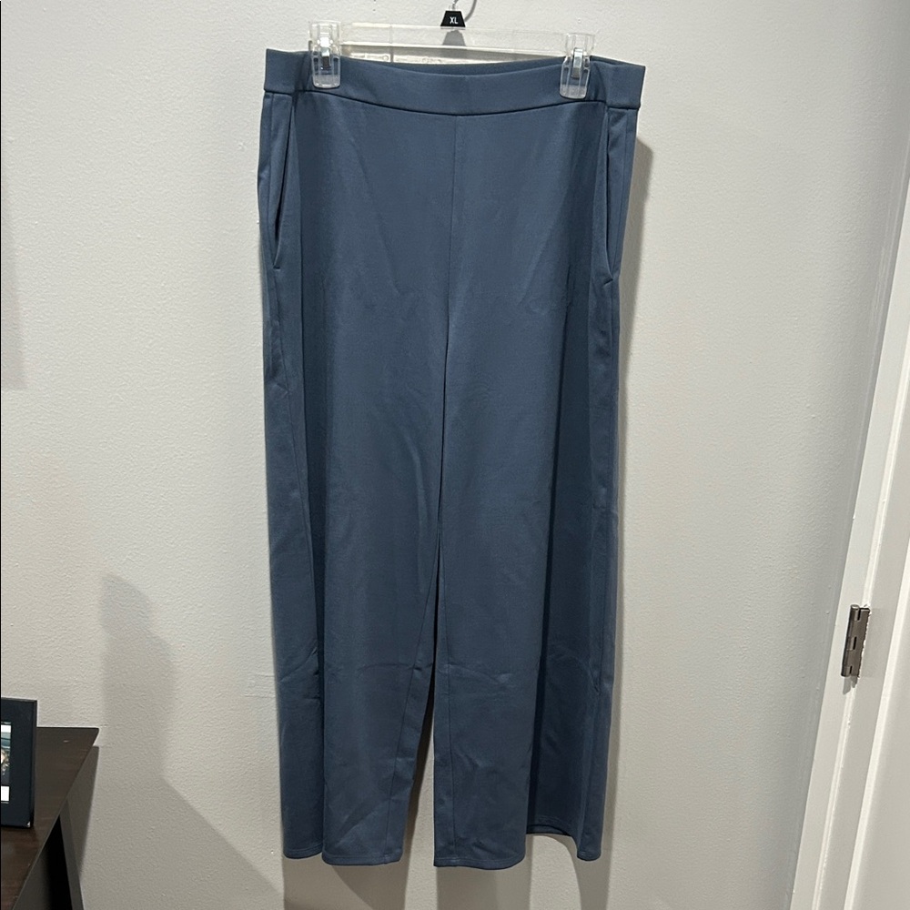 Eileen Fisher women’s Slate Blue wide ankle pant. Stretch.